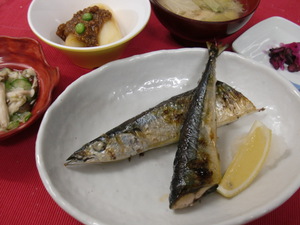 12月4日秋刀魚の塩焼き.JPG