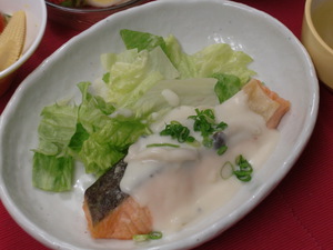 １月２３日鮭のソテーきのこクリームソース.JPG