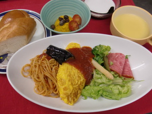 1月18日オムレツとスパのトマトソース.JPG