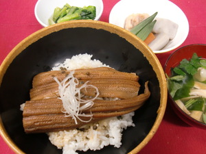 3月27日　穴子山椒煮丼.JPG