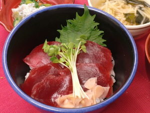 3月8日鉄火丼.JPG