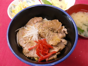 4月8日チャーシュー丼.JPG