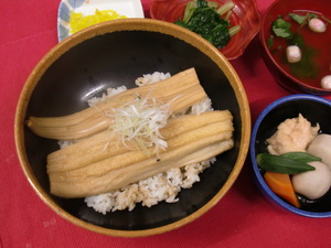 6月16日穴子丼.JPG