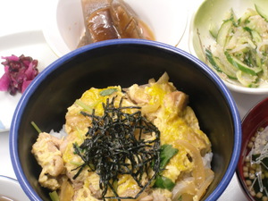 8月3日親子丼.JPG