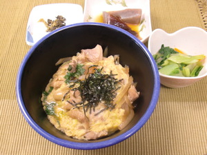 8月30日親子丼.JPG