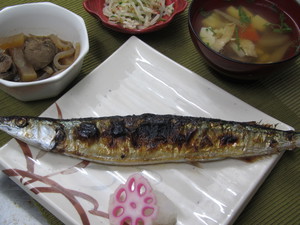10月24日秋刀魚の塩焼き.JPG