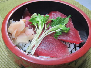 2月25日鉄火丼.JPG