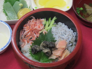 5月19日伊豆特産丼.JPG