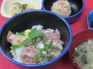 5月25日伊東産あじ丼.JPG