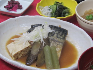 5月26日鯖と野菜の味噌煮.JPG