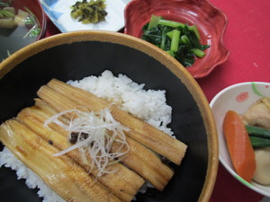 5月5日穴子山椒煮丼.JPG