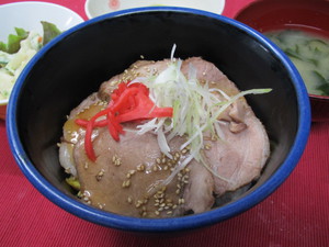 5月6日チャーシュー丼.JPG