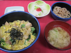 6月27日親子丼.JPG