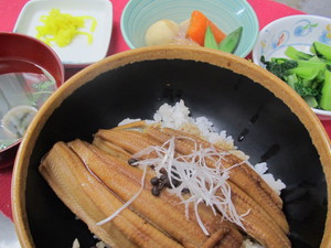 7月２８日穴子山椒煮丼.JPG