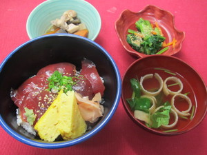 7月25日鮪漬け丼.JPG