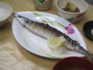 10月6日秋刀魚の塩焼き.JPG