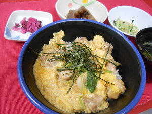 5月２８日親子丼.JPG