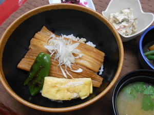 穴子と出し巻き卵丼.JPG