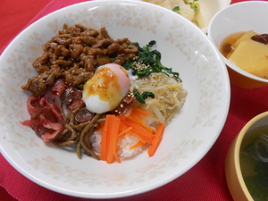 ７月４日牛肉ビビンバ丼.JPG