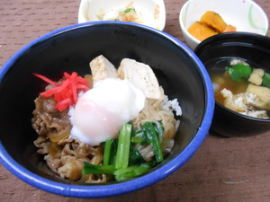 10月1日すき焼き丼.JPG