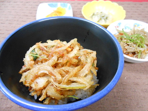 11月30日サクラエビときのこのかき揚げ丼.JPG