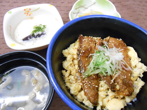 12月1日さんまの蒲焼丼.JPG