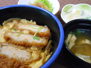 12月26日カツ丼.JPG