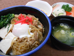 3月18日すき焼き丼.JPG