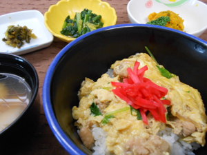 3月22日国産鶏の親子丼.JPG