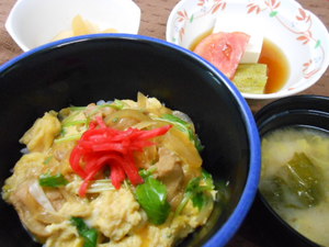 5月10日親子丼.JPG