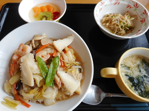 9月17日　中華丼.JPG