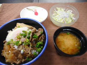 9月28日　すき焼き丼.JPG