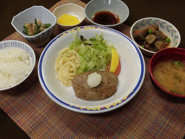 http://www.yuyunosato.or.jp/mt-5.2/kobemeal/%E7%A5%9E%E5%A4%9520171001.JPG