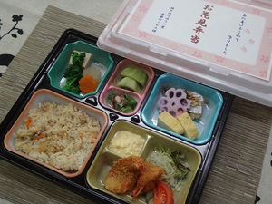 花見弁当04.15.JPG