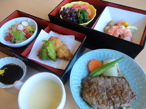 8月洋食弁当.JPG