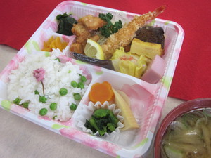 3月26日桜祭り弁当.JPG