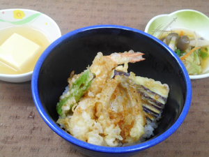 4月2日　天丼(海老、イカ、鱚）.JPG