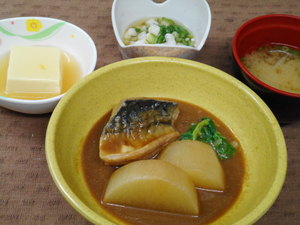 4月22日　鯖と大根の味噌煮.JPG