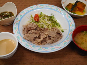 5月3日　牛肉のしゃぶしゃぶサラダ仕立て.JPG