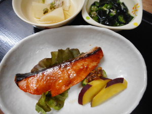 7月18日　紅鮭の柚香焼き.JPG