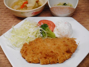 7月25日　とんかつとポテトサラダ.JPG