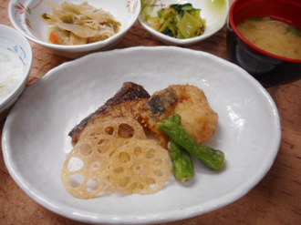 11月12日　鱈と鰤の唐揚げ食べ比べ卸ポン酢.JPG