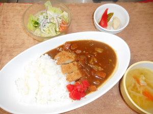 11.14 カツカレー.JPG