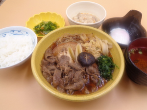 5月28日　牛すき焼き温泉玉子添え.JPG