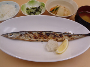 8月19日　秋刀魚の塩焼き.JPG