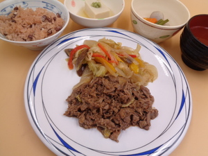 9月1日　彩野菜と牛肉の和風焼肉.JPG