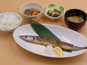 9月4日　秋刀魚の塩焼き.JPG