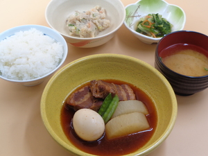 11月20日　豚の角煮と大根煮.JPG