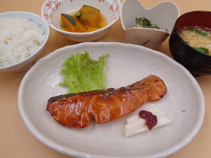 11月27日　紅鮭の柚香焼き.JPG