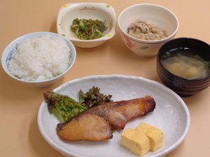 11月5日　鰤の粕漬け焼き.JPG